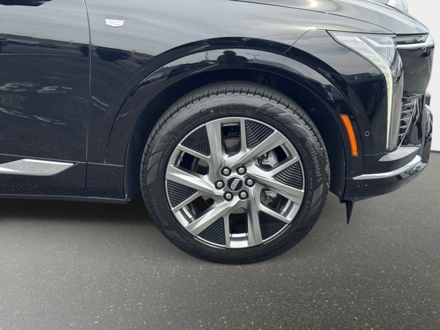 Certified 2025 Cadillac Optiq Luxury 1 AWD/4WD image 30