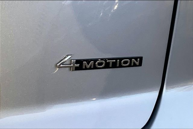 Used 2024 Volkswagen Atlas Cross Sport SEL R-Line image 31