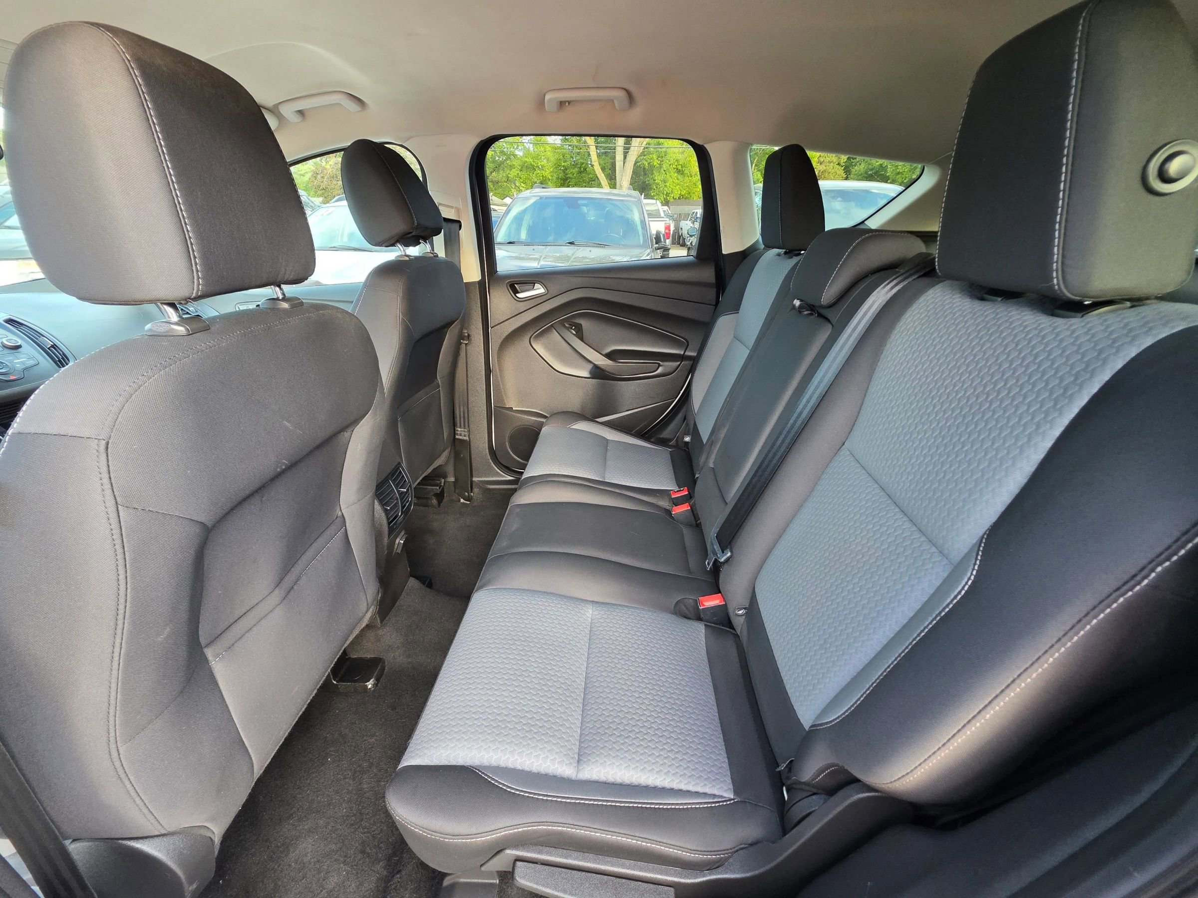 Used 2017 Ford Escape SE image 14