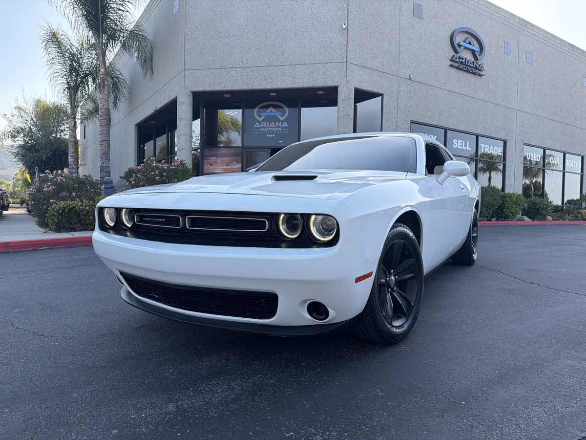 Used 2018 Dodge Challenger SXT RWD image 15