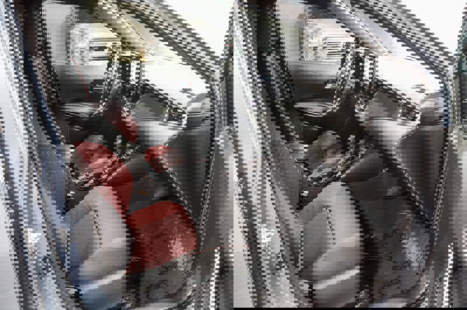 Used 2025 Toyota Corolla SE image 17