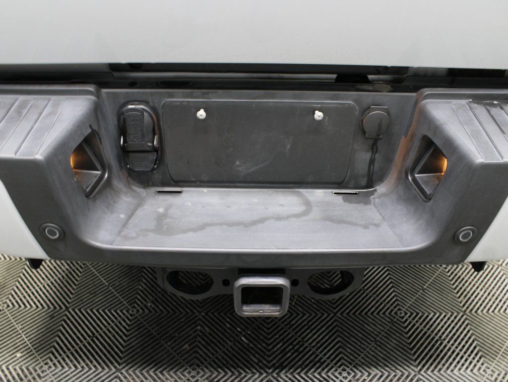 Used 2025 Ford F350 Lariat w/ Black Appearance Package image 48