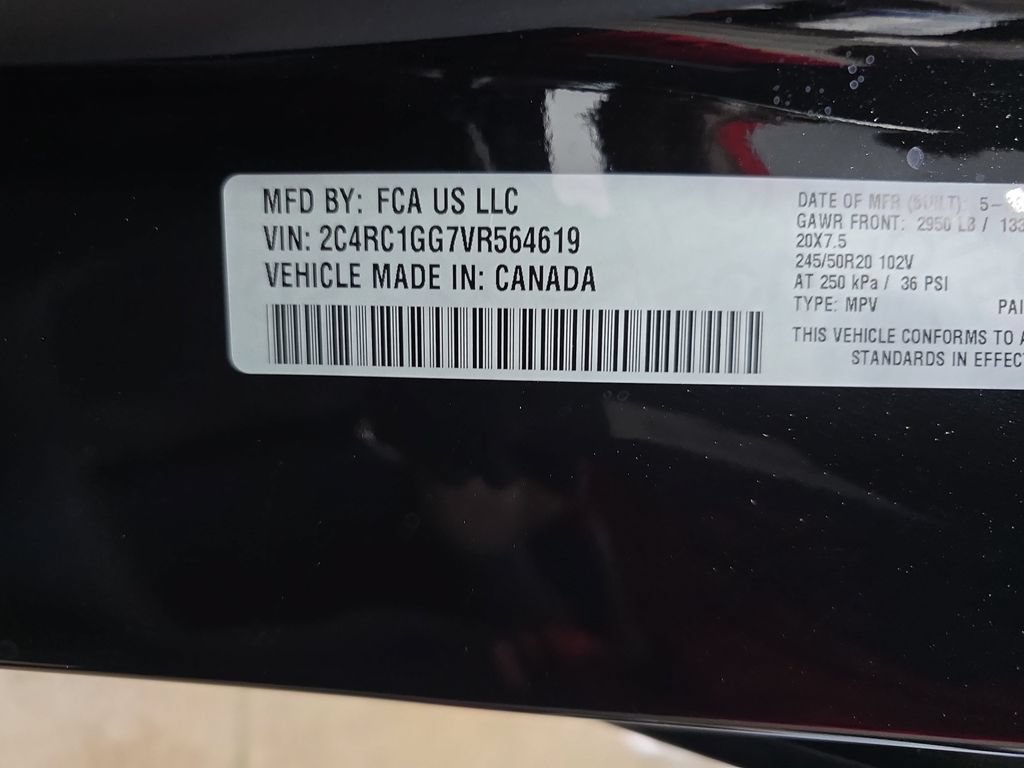 New 2027 Chrysler Pacifica Limited FWD image 36