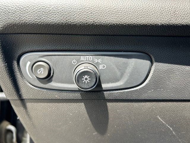 Used 2022 Buick Envision Preferred FWD image 18
