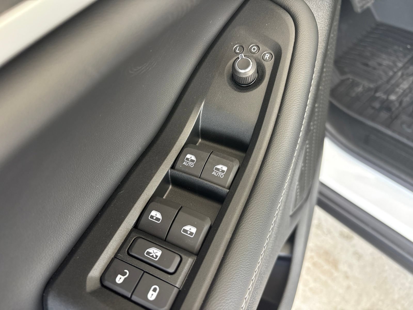 New 2026 Jeep Grand Cherokee Altitude RWD image 12