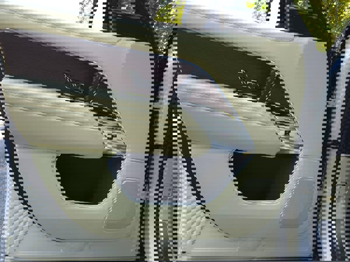 Used 2023 Land Rover Range Rover SE image 27