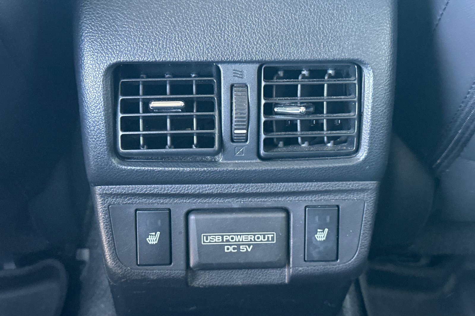 Used 2018 Subaru Outback 2.5i Limited image 16