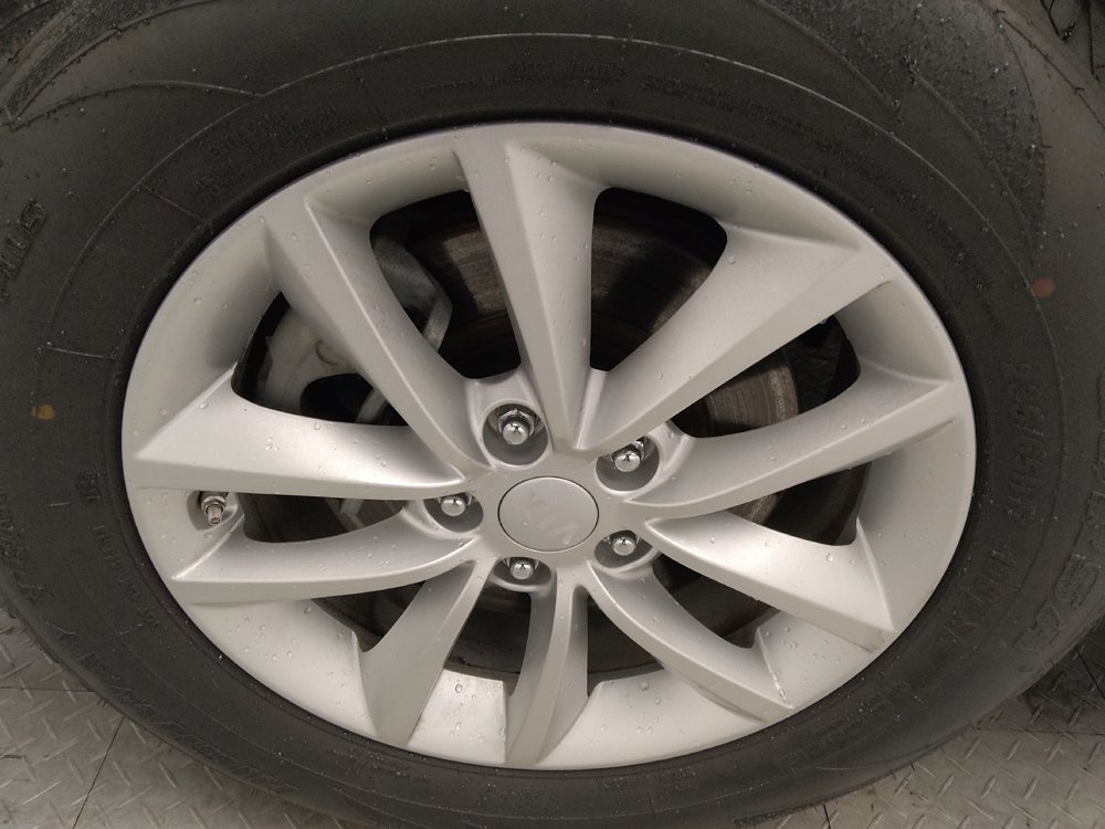 Used 2018 Kia Sorento LX image 31