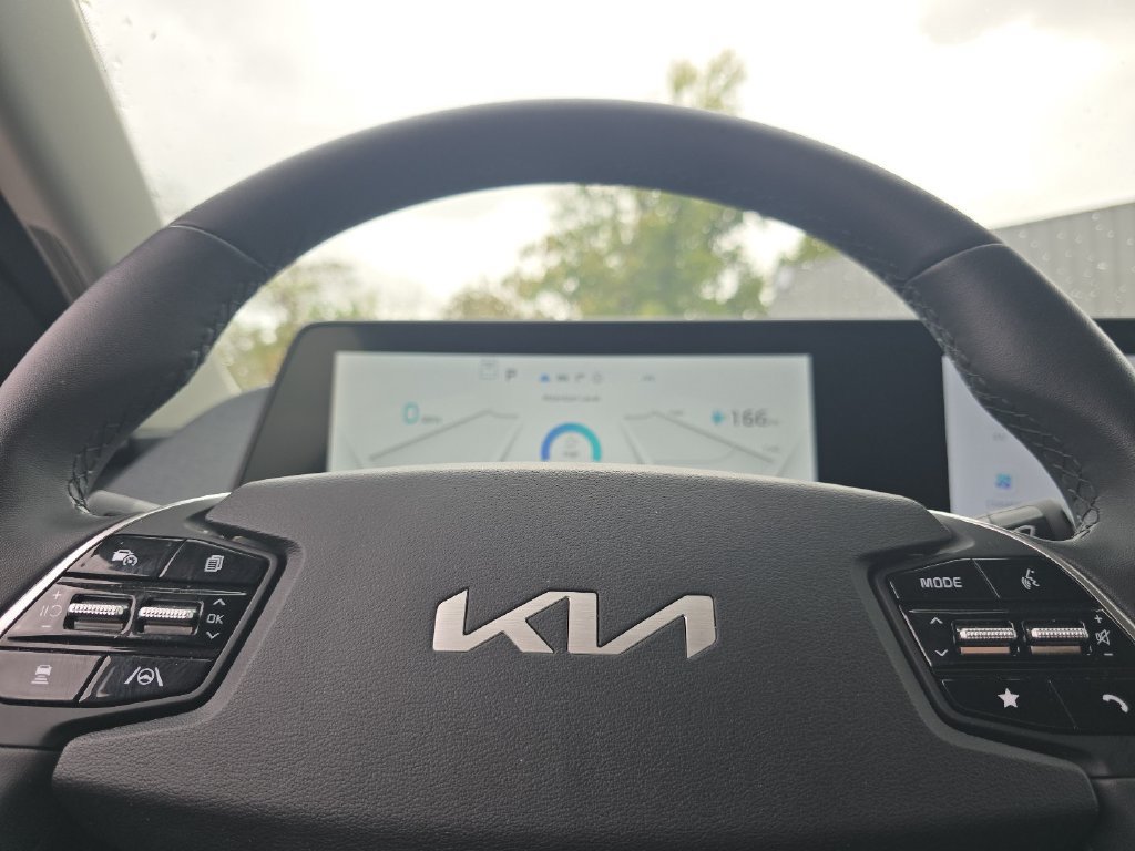 Used 2024 Kia EV6 Light RWD image 24