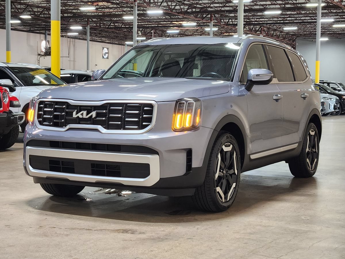 Used 2025 Kia Telluride S FWD image 4