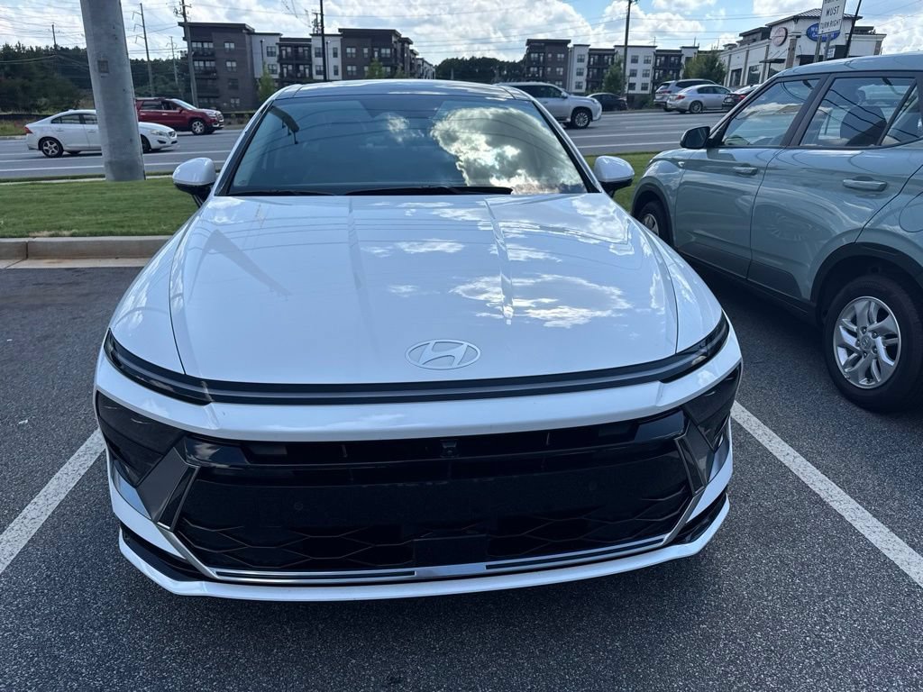 Certified 2025 Hyundai Sonata Limited FWD image 2