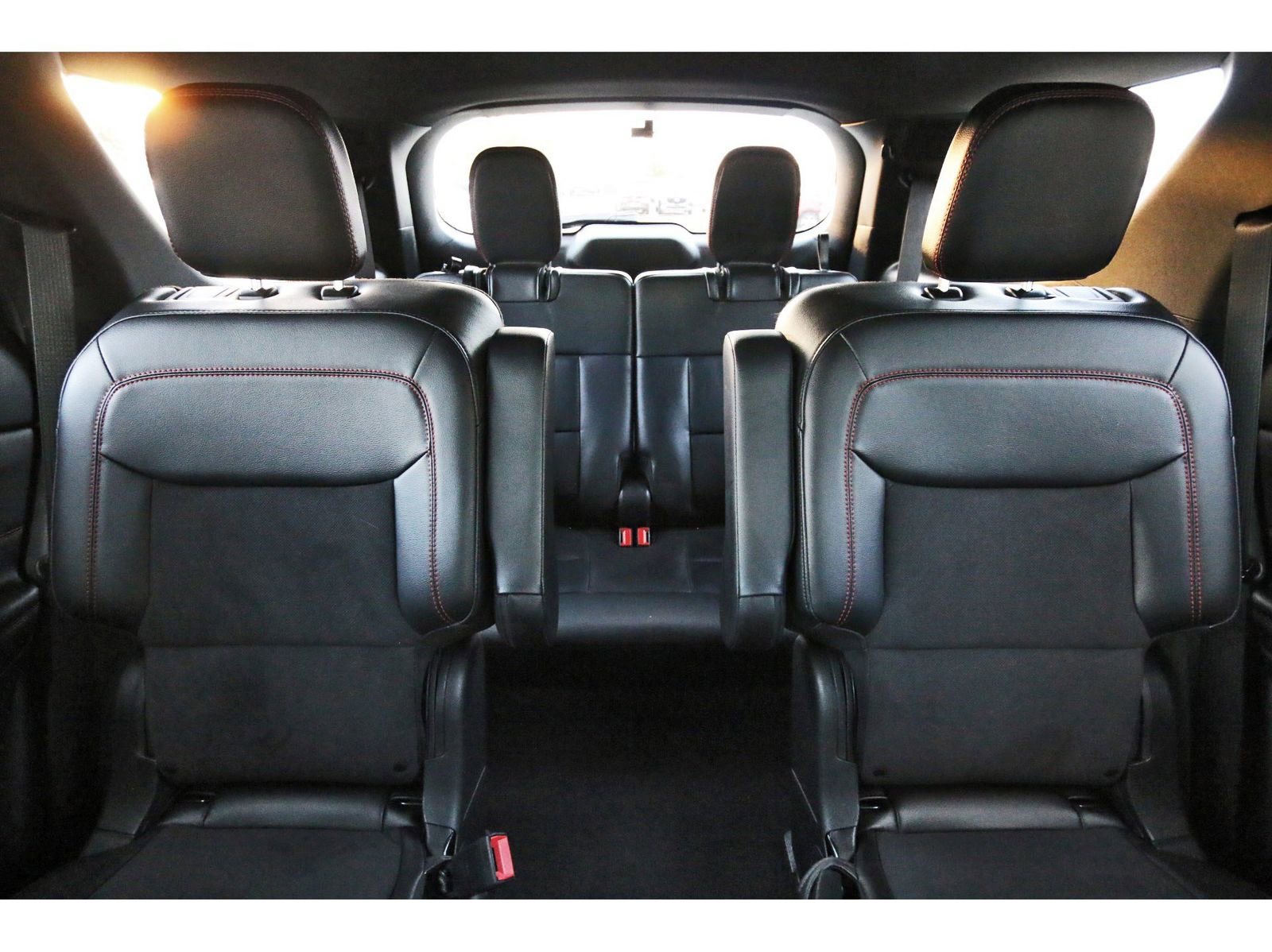 Used 2023 Ford Explorer ST-Line w/ Class IV Trailer Tow Package image 16