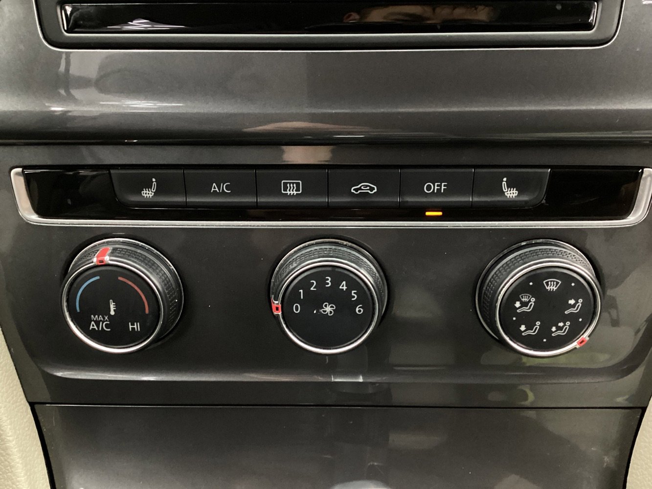 Used 2017 Volkswagen Golf Alltrack S image 35