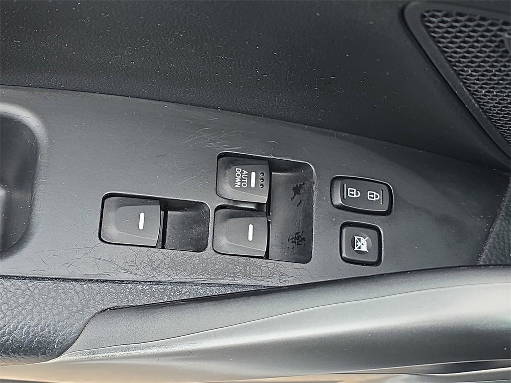 Used 2017 Hyundai Veloster Value Edition image 22