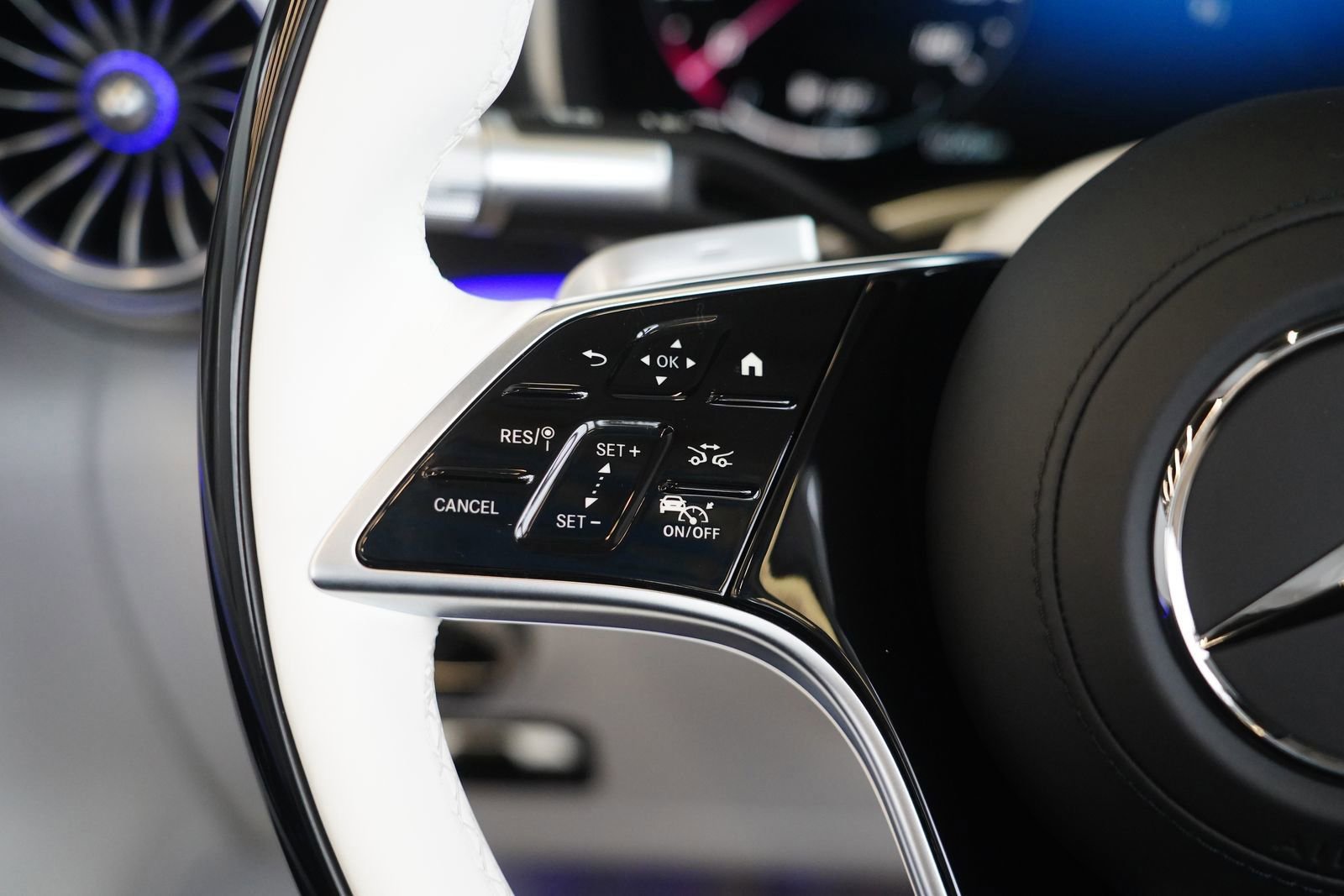 New 2026 Mercedes-Benz Maybach SL 680 image 21