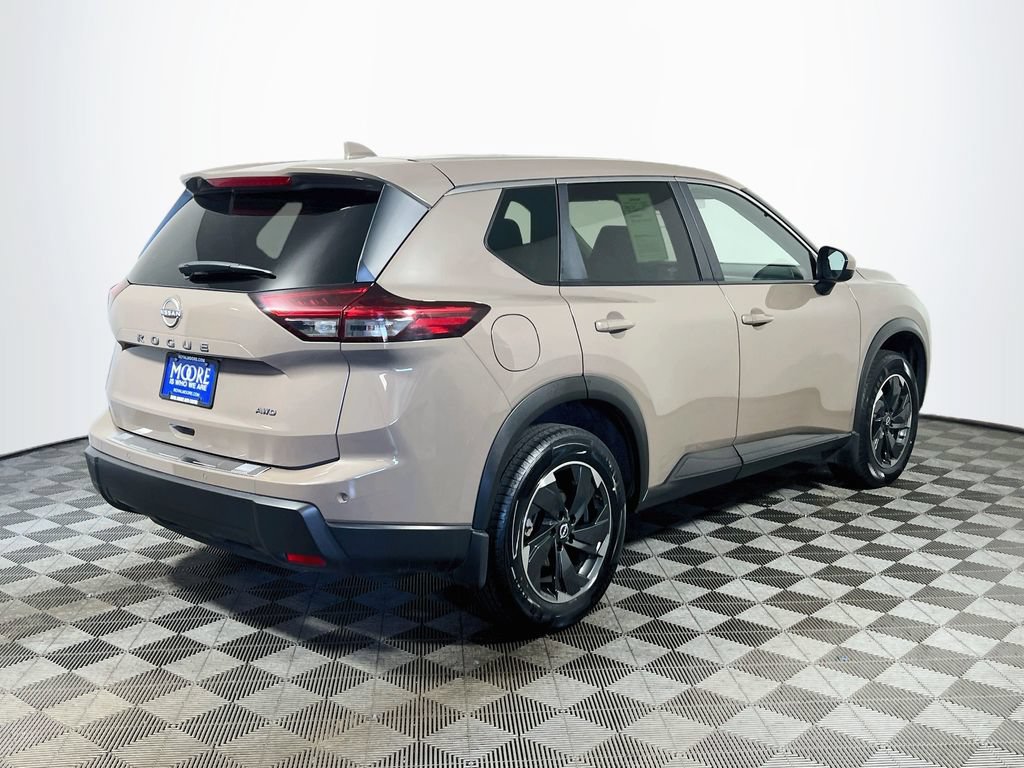 Used 2025 Nissan Rogue SV AWD/4WD image 7