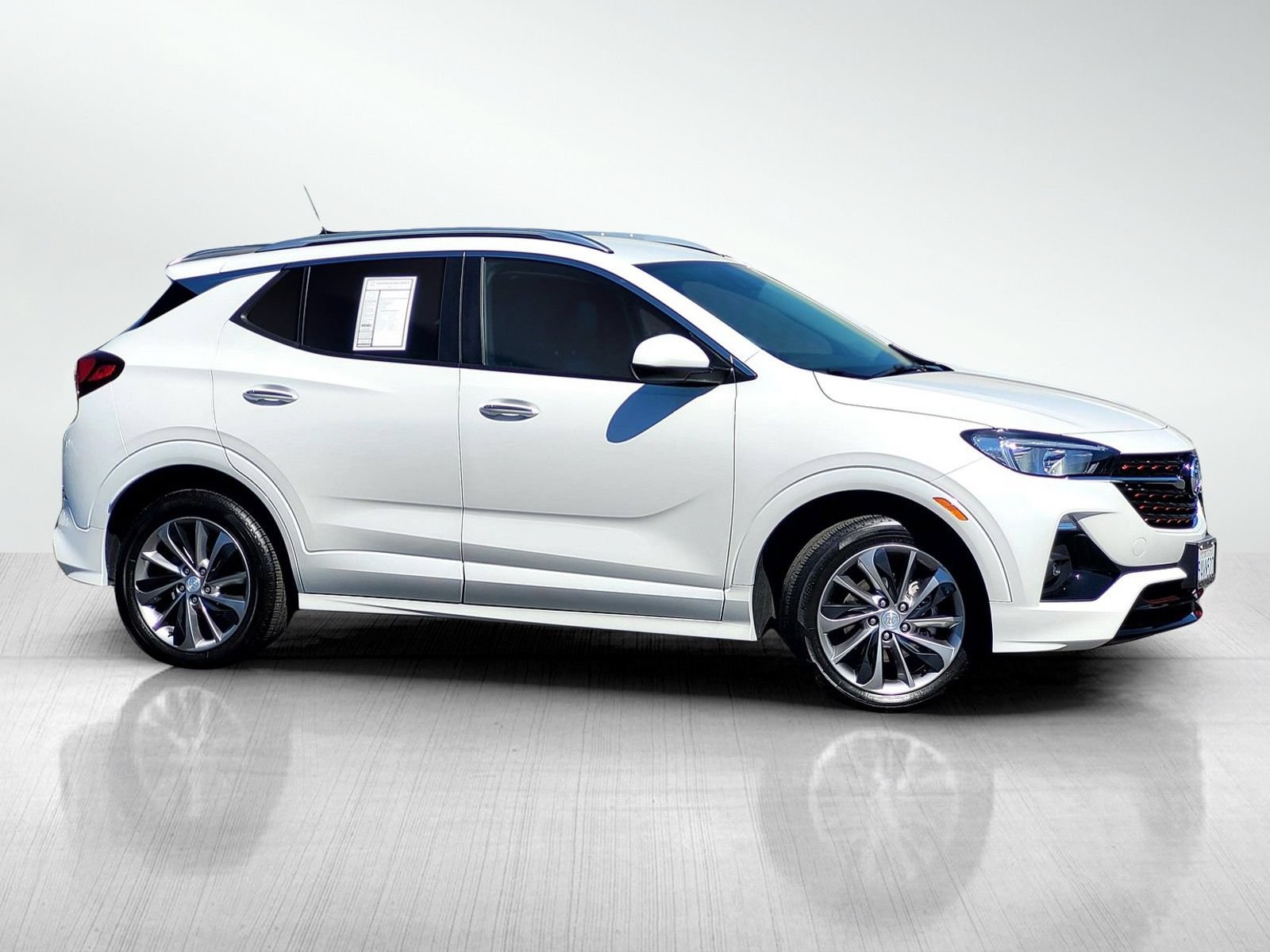 Used 2022 Buick Encore GX Preferred w/ Sport Touring Package FWD image 3