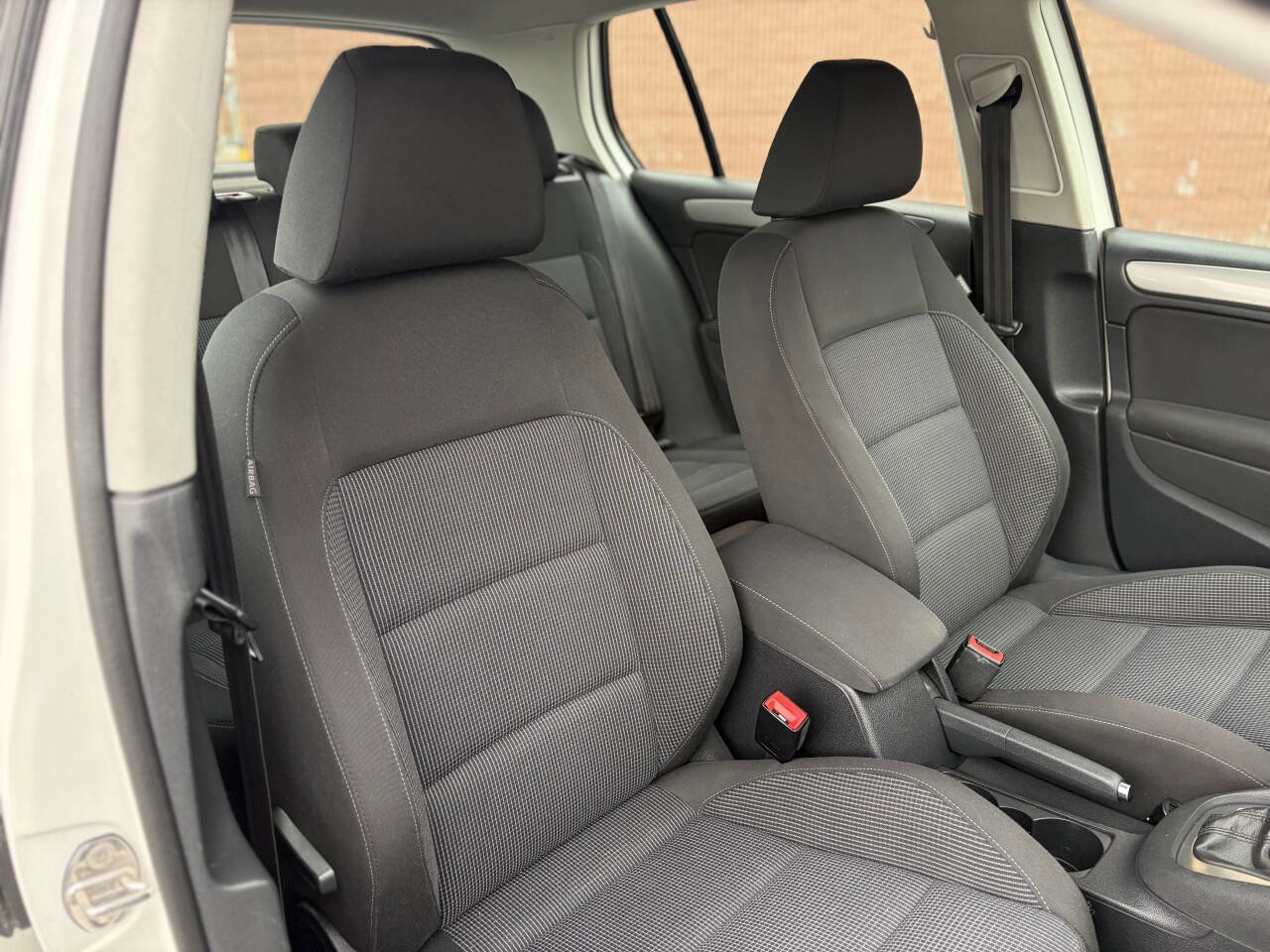 Used 2013 Volkswagen Golf 4-Door image 14