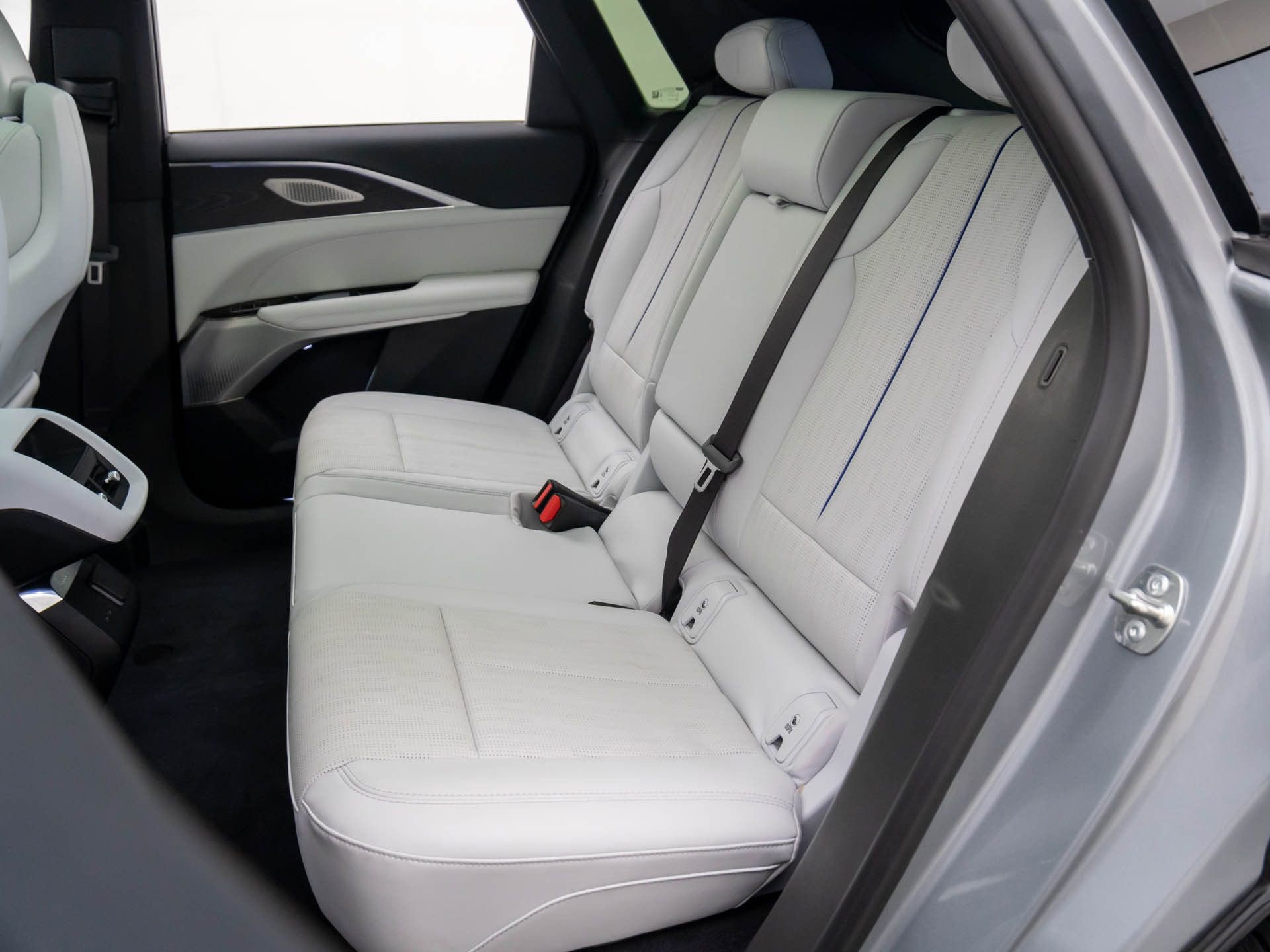 Certified 2024 Cadillac Lyriq Luxury w/ LPO, Floor Liner Package image 24