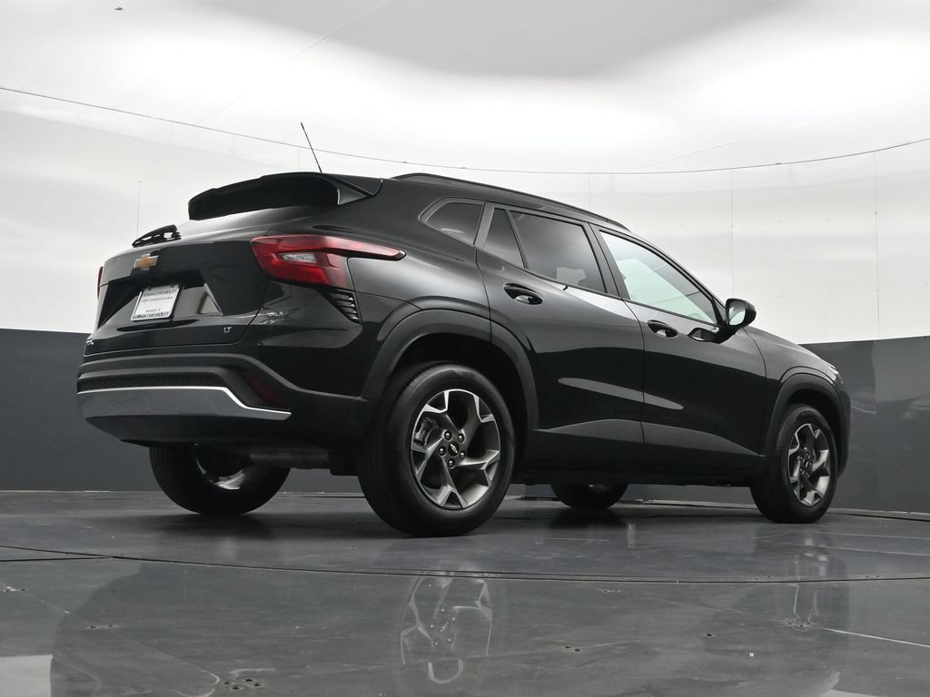 Certified 2026 Chevrolet Trax LT FWD image 34
