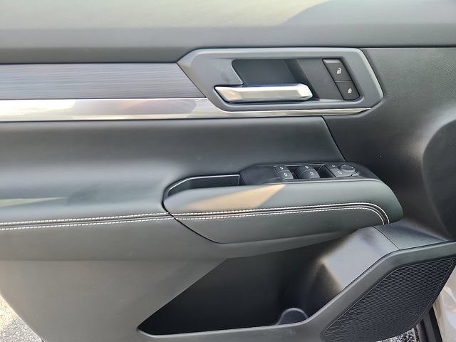 New 2027 GMC Terrain Elevation FWD image 8