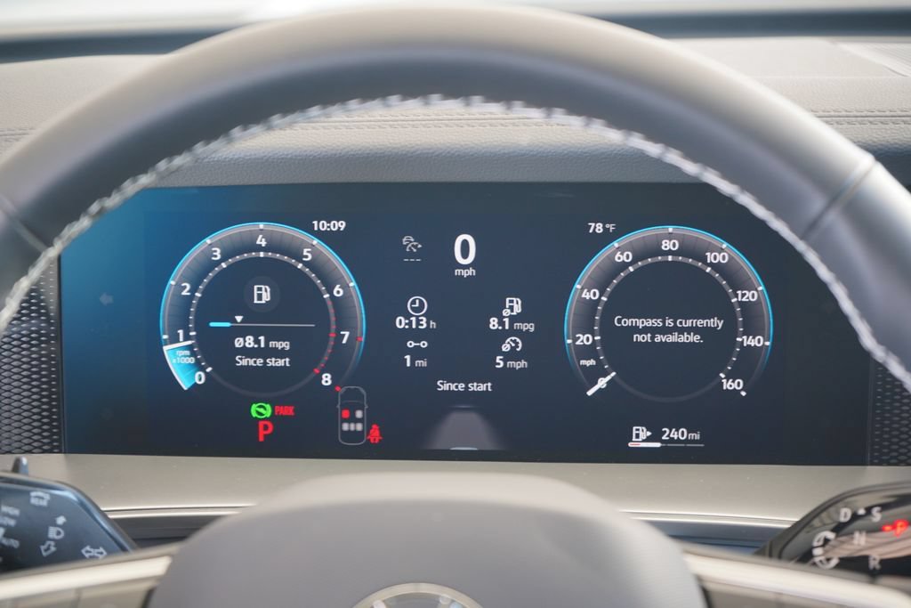 New 2026 Volkswagen Tiguan SE FWD image 10