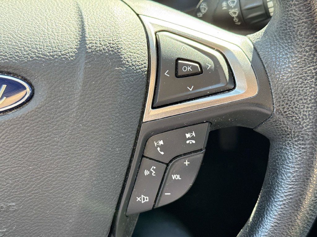 Used 2017 Ford Fusion SE FWD image 35