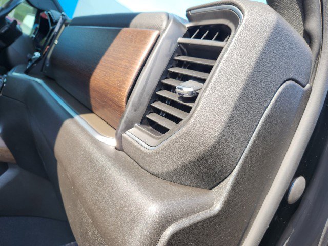 Used 2022 Chevrolet Silverado 1500 High Country w/ High Country Premium Package image 16