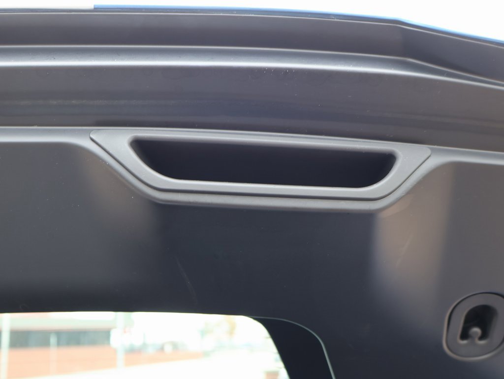 Used 2015 Chevrolet Corvette Stingray Coupe w/ 3LT Preferred Equipment Group image 18