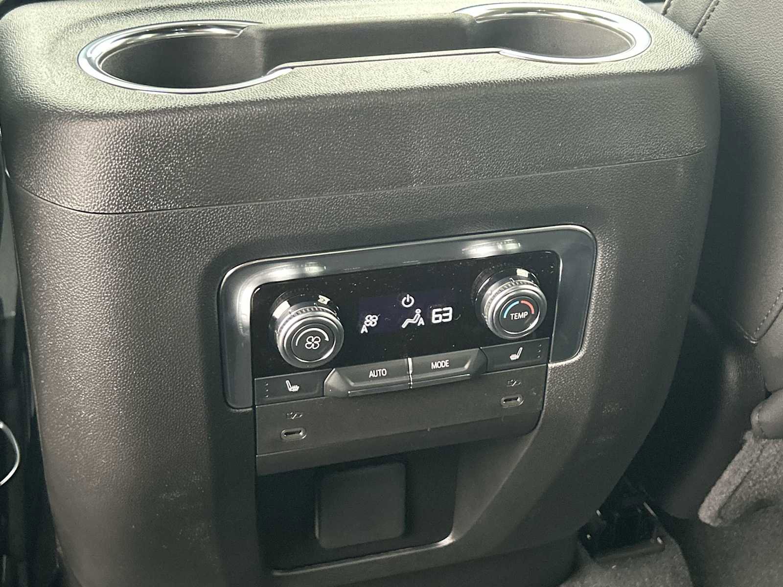 New 2026 GMC Yukon Elevation image 32