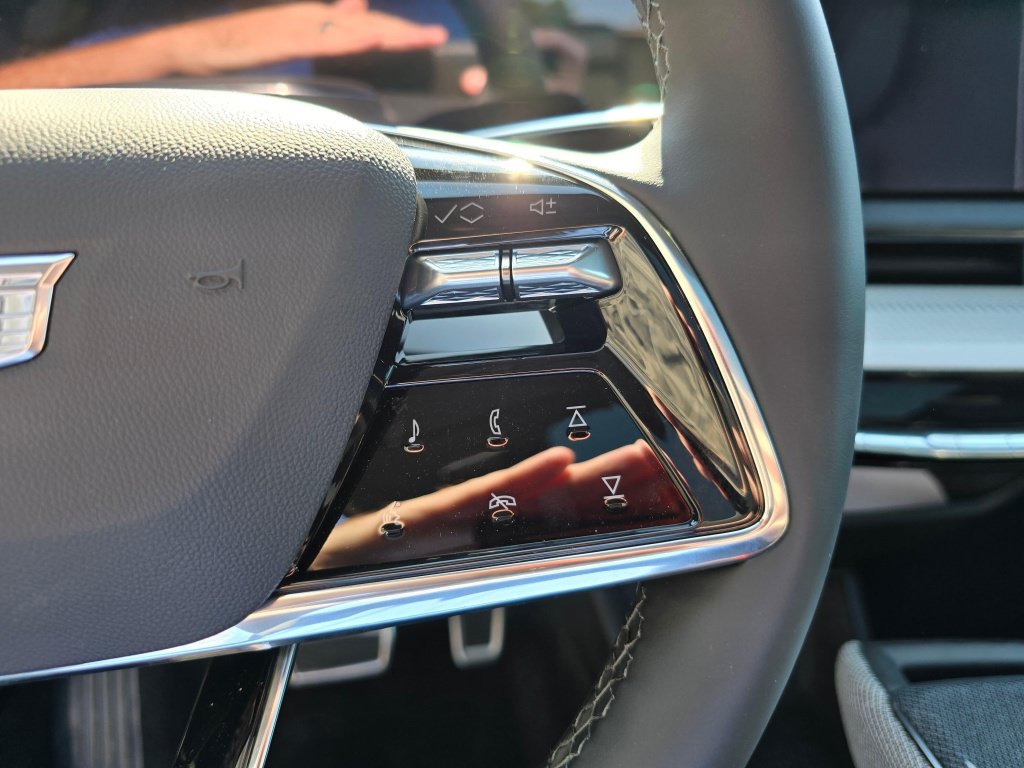 New 2026 Cadillac Optiq Luxury 2 AWD/4WD image 42