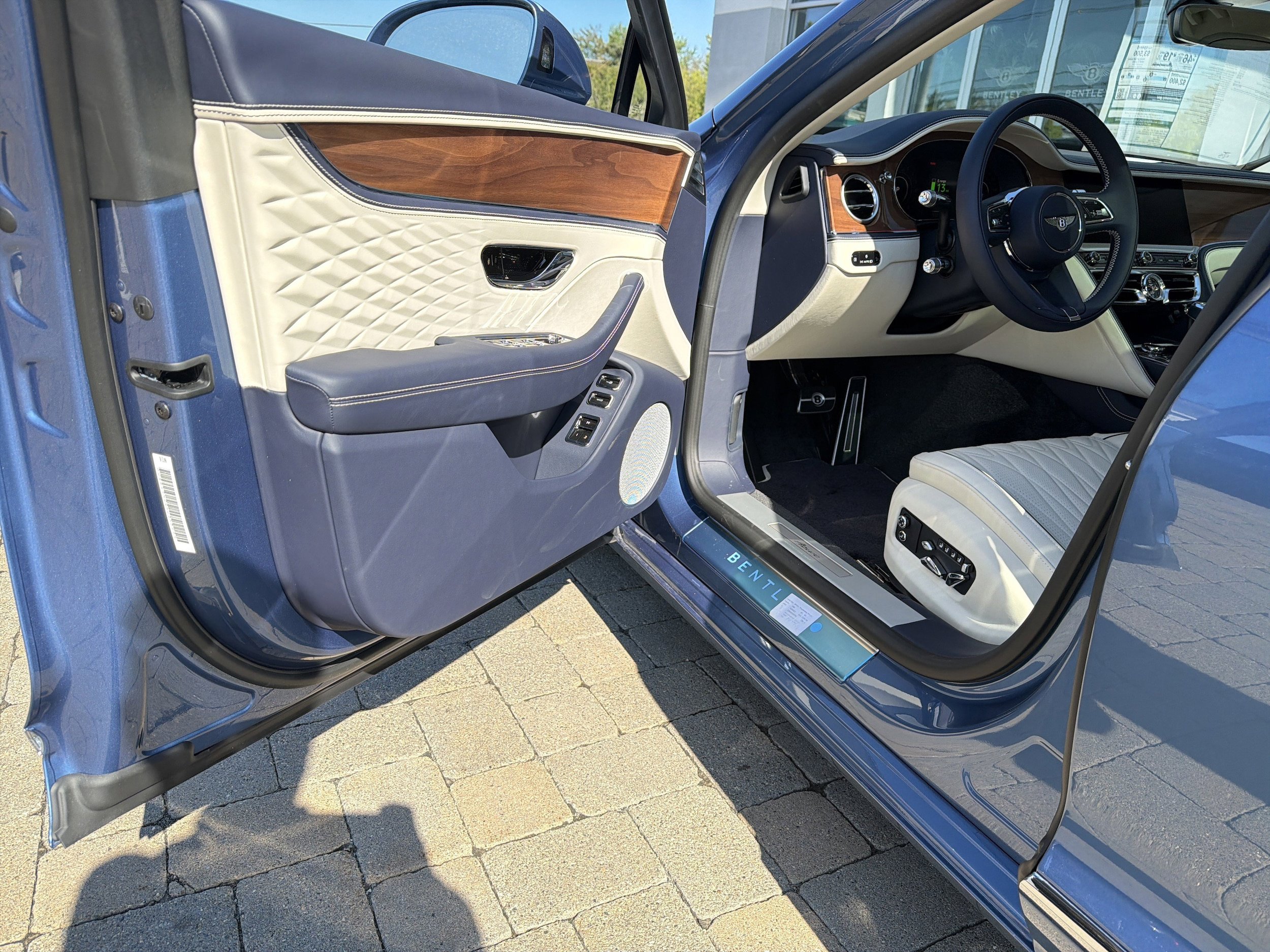New 2026 Bentley Flying Spur Plug-In Hybrid AWD/4WD image 13