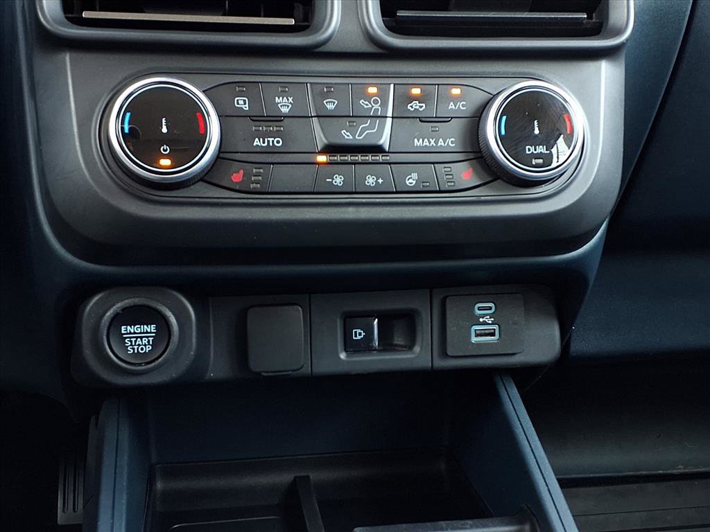 Used 2023 Ford Maverick Lariat w/ Lariat Luxury Package image 13