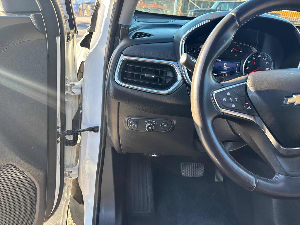 Used 2021 Chevrolet Equinox LT w/ Driver Convenience Package image 19