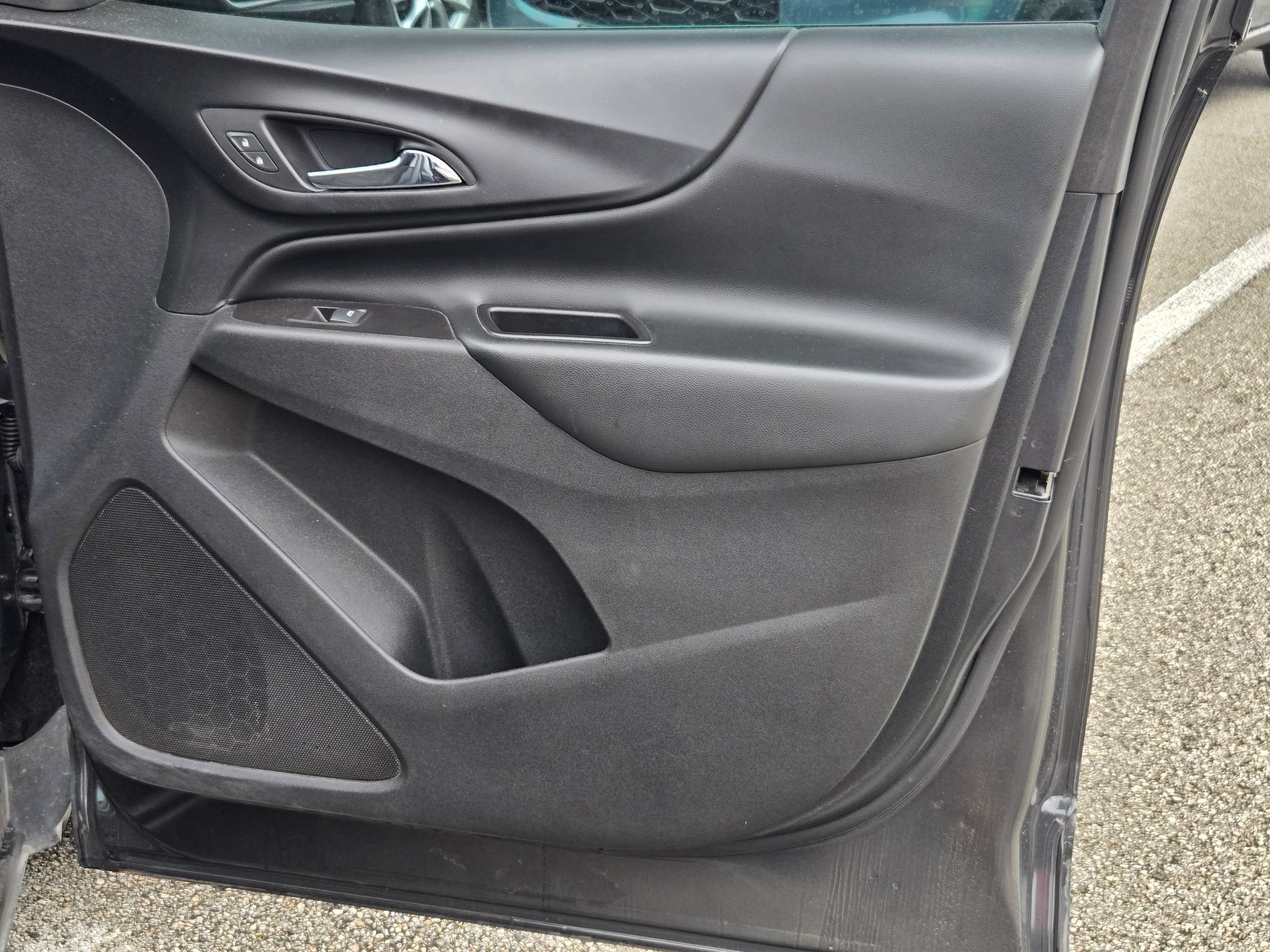 Used 2019 Chevrolet Equinox LT FWD image 25