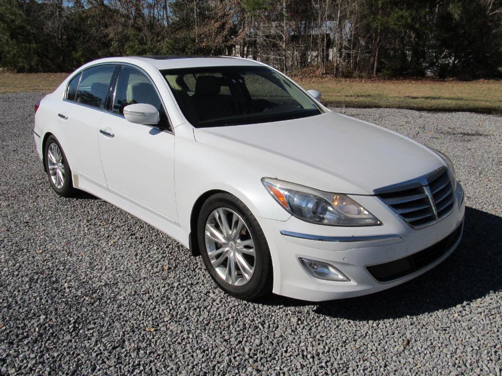 Used 2014 Hyundai Genesis 3.8 w/ Technology Package 03 image 8