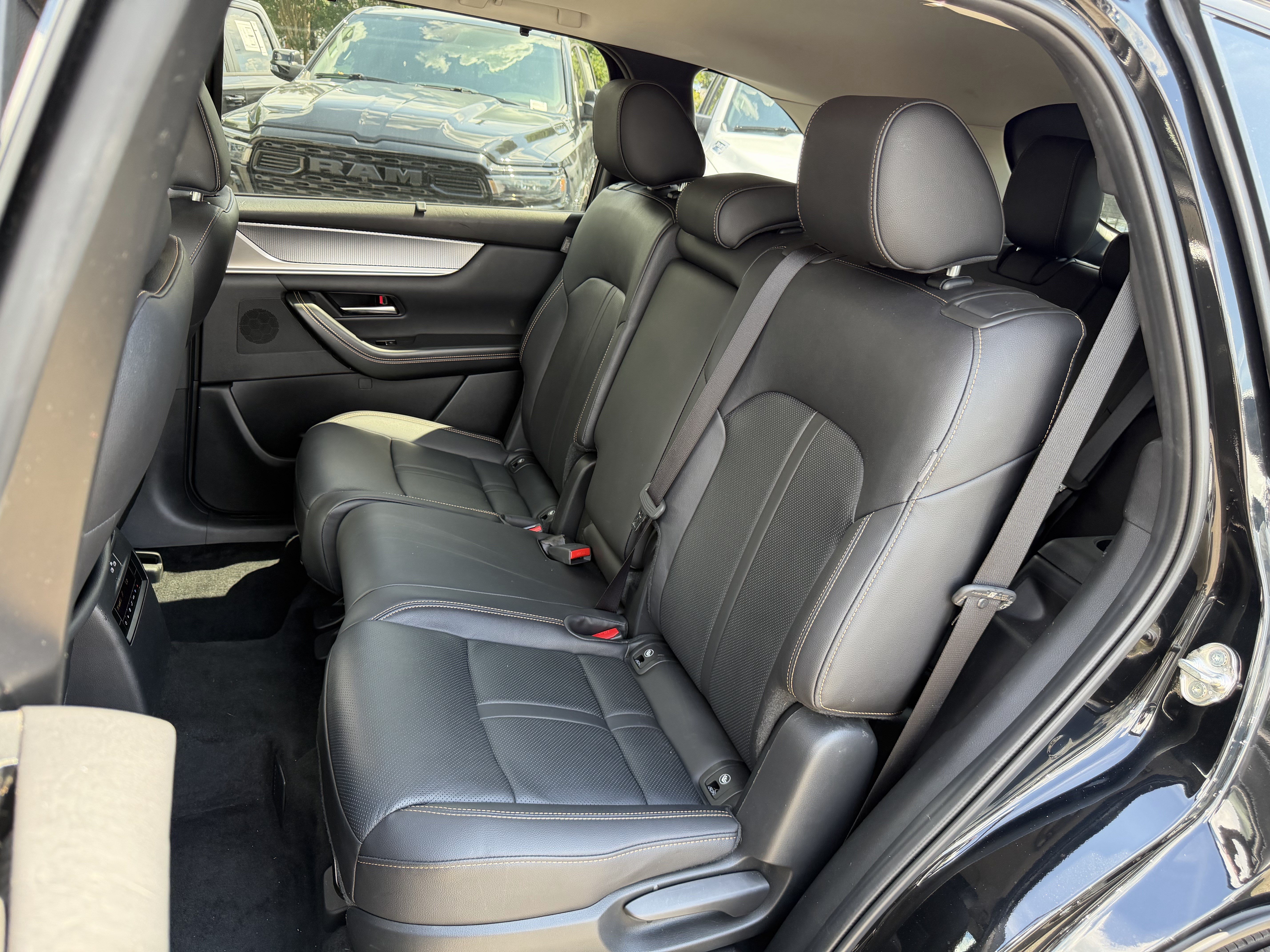 Used 2025 MAZDA CX-90 Plug-In Hybrid w/ Preferred AWD/4WD image 31