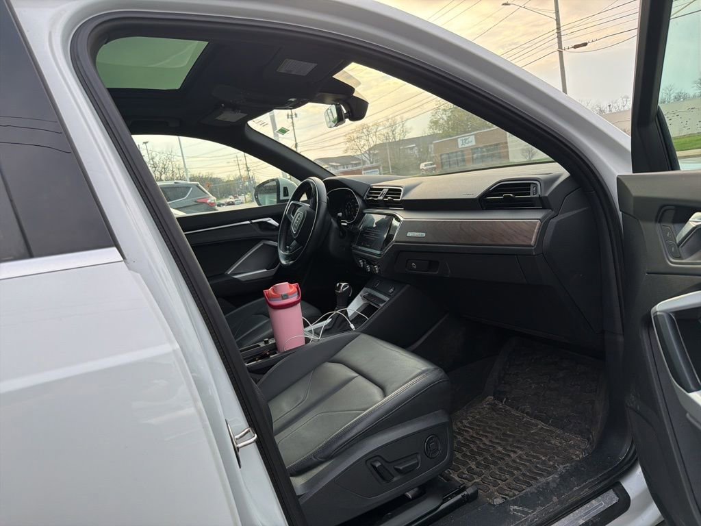 Used 2022 Audi Q3 2.0T Premium Plus image 2