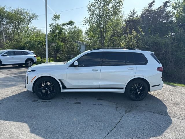 Used 2023 BMW X7 xDrive40i w/ M Sport Package image 2