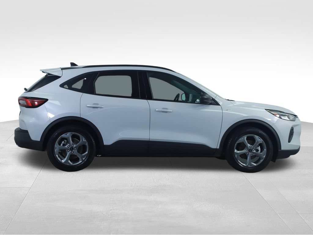 Certified 2025 Ford Escape ST-Line FWD image 14