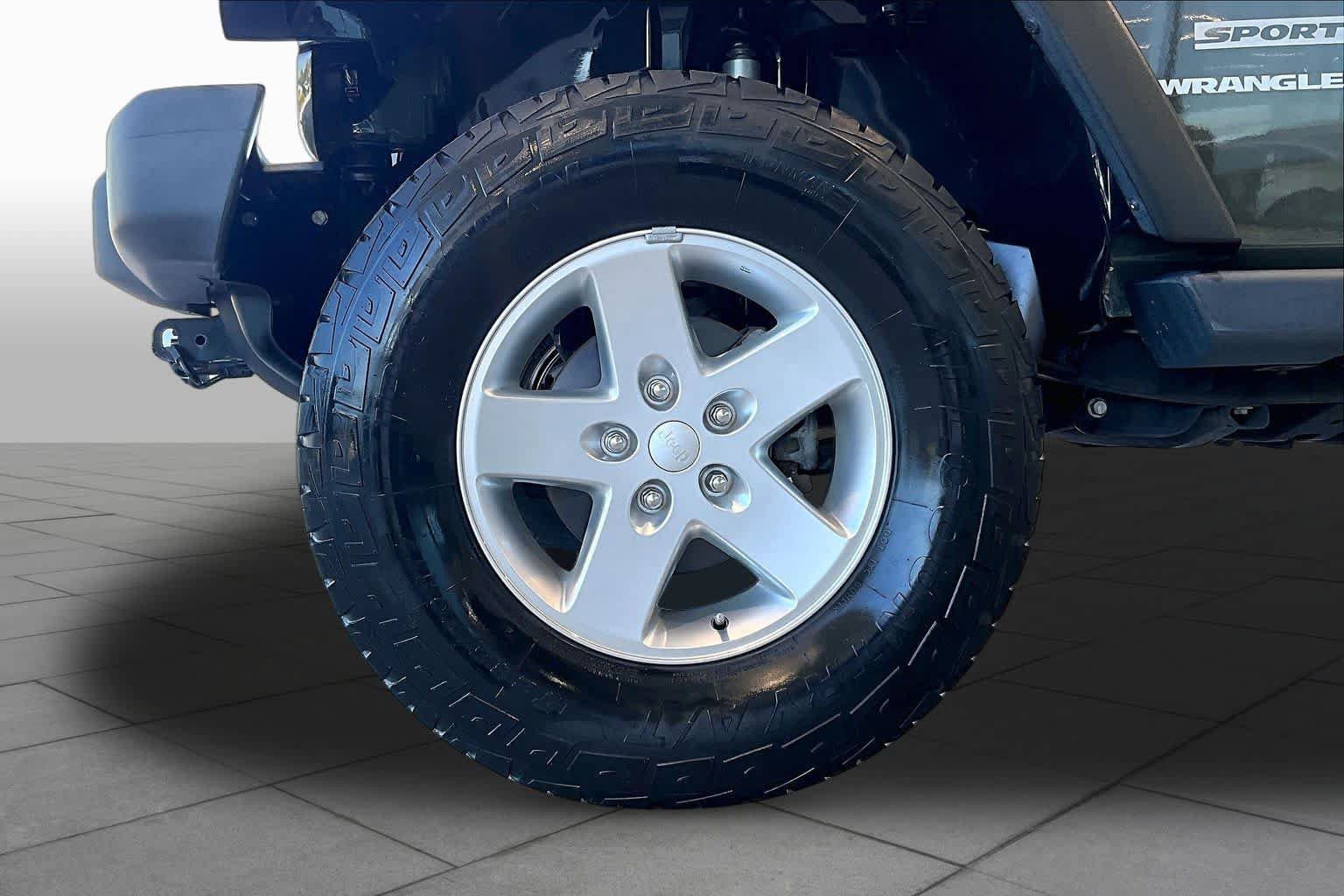Used 2015 Jeep Wrangler Sport w/ Quick Order Package 24S AWD/4WD image 10