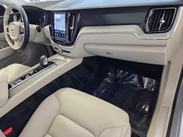 Certified 2024 Volvo XC60 B5 Plus w/ Protection Package Premier AWD/4WD image 23