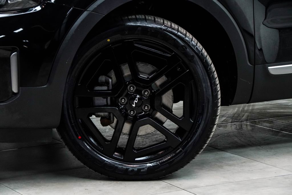 Used 2023 Kia Telluride EX X-Line image 3