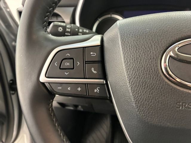 Used 2022 Toyota Highlander XLE AWD/4WD image 23