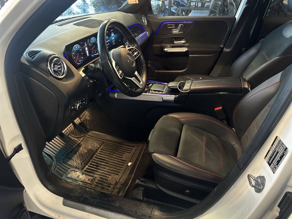 Used 2021 Mercedes-Benz GLB 250 4MATIC w/ AMG Line image 5