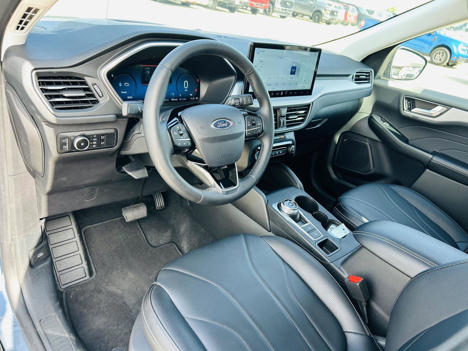 Used 2025 Ford Escape SE w/ PHEV Premium Package image 19