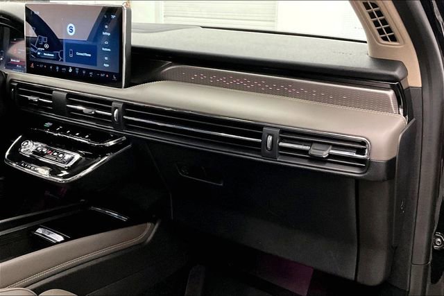 Used 2025 Lincoln Corsair Grand Touring w/ Equipment Group 302A image 19