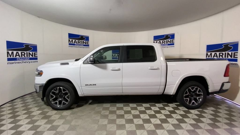 Used 2025 RAM 1500 Laramie AWD/4WD image 7