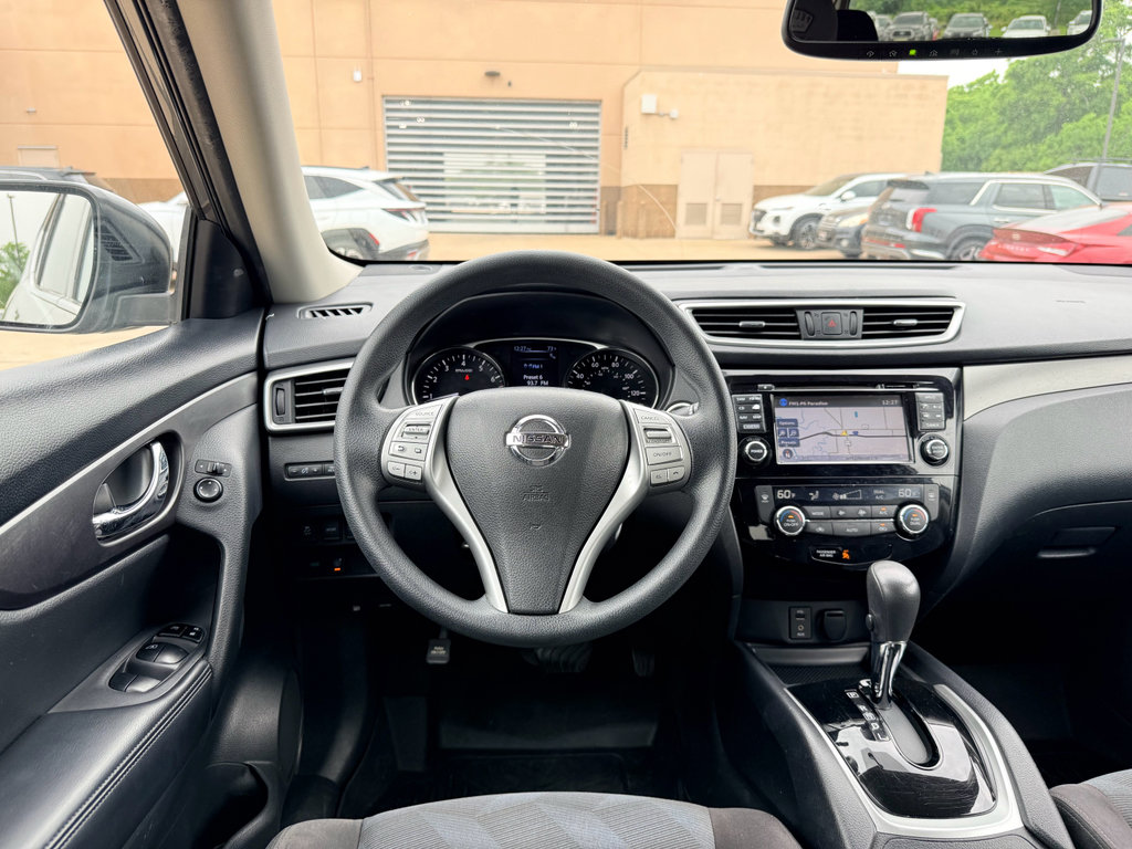 Used 2016 Nissan Rogue SV w/ SV Premium Package FWD image 14