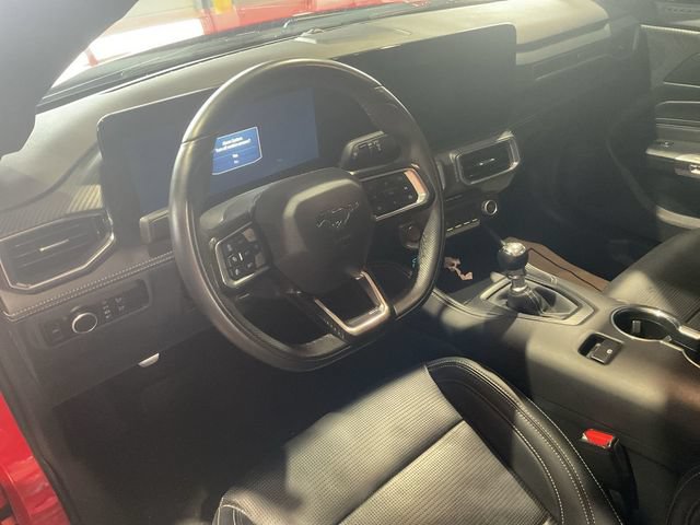 Used 2025 Ford Mustang GT Premium RWD image 5